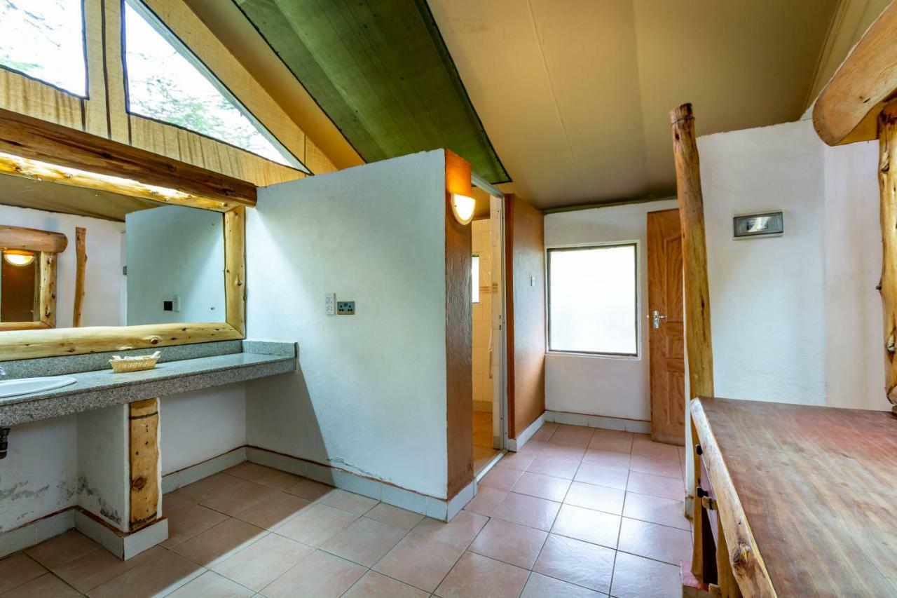 Lake Naivasha Crescent Camp Екстериор снимка